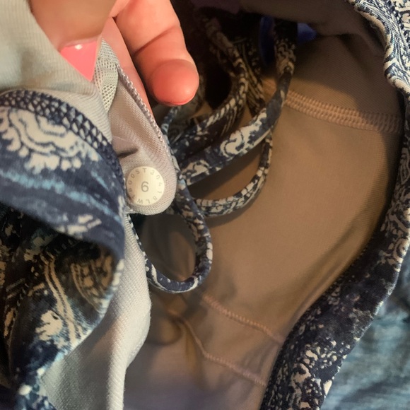 Lululemon top - Picture 3 of 3